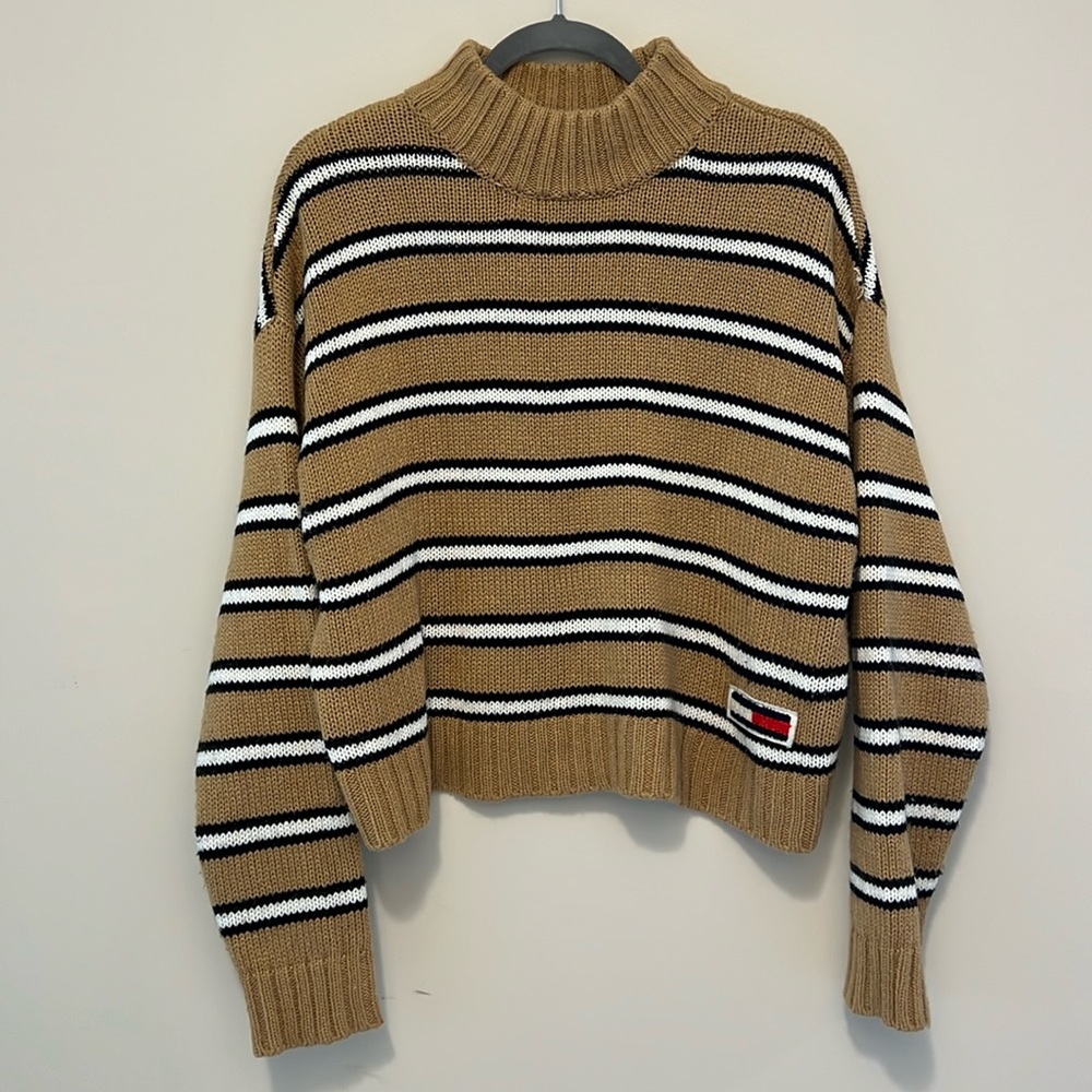 Tommy Hilfiger ✨ Tan Striped Mock Neck Cropped Sweater Sz L